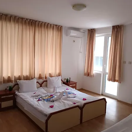 за гости ники Pensiune 4*