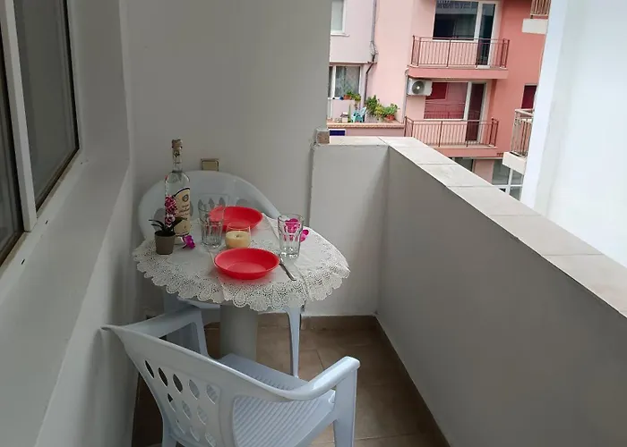 за гости ники 4* Neszebar